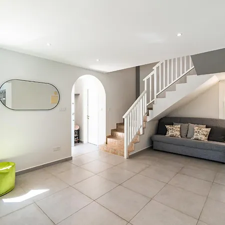 Corallia By Ezoria Paphos