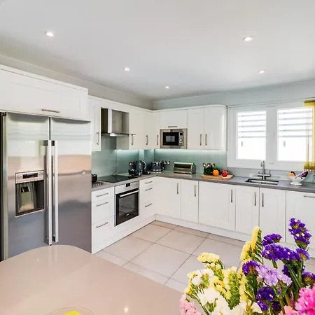 Corallia By Ezoria * Paphos