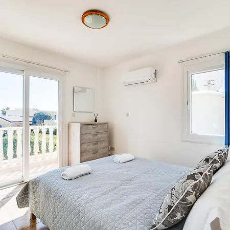 Corallia By Ezoria * Paphos