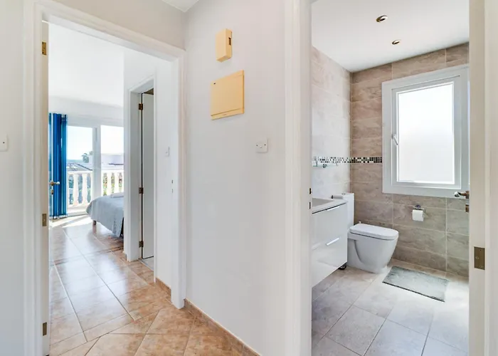 Corallia By Ezoria * Paphos