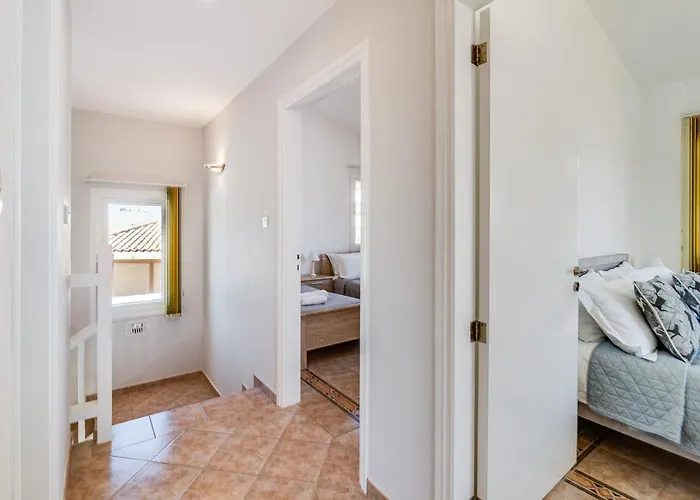 Villa Corallia By Ezoria Paphos