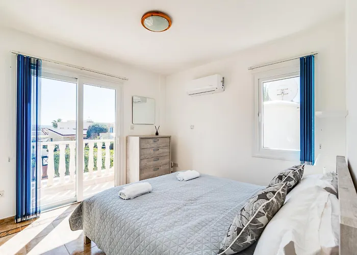 Corallia By Ezoria * Paphos